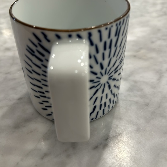 Cute blue and white hedgehog mug like new condition - Picture 3 of 9